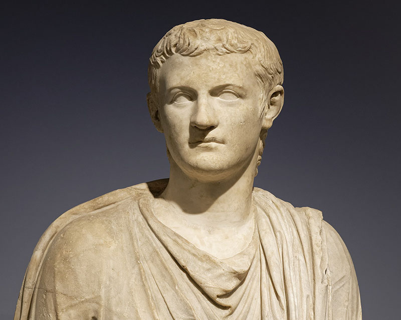 Caligula, skulptur i Louvern